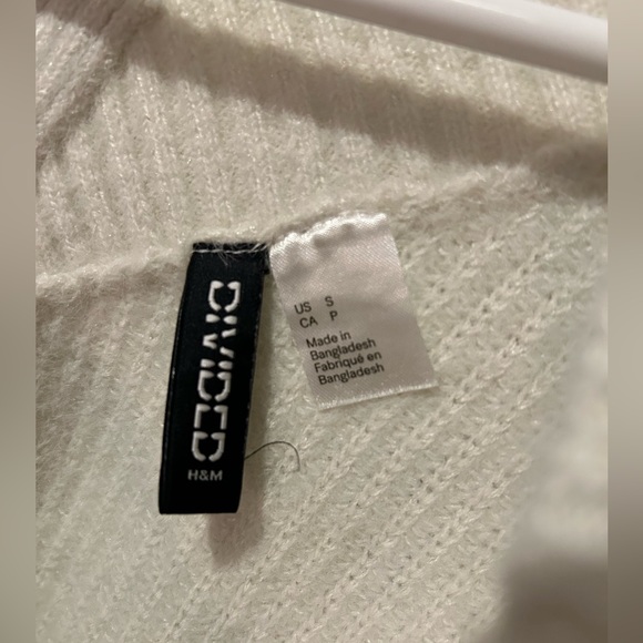 V-neck knit sweater - Picture 3 of 3